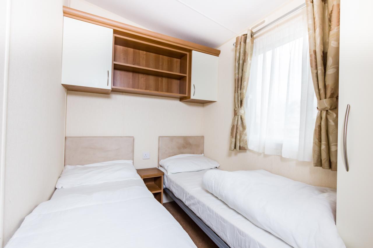 Orchards Holiday Park 考斯 客房 照片